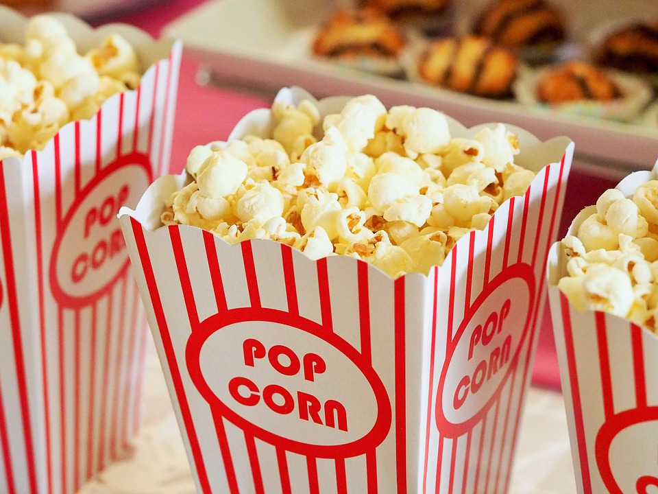 popcorn in red striped container